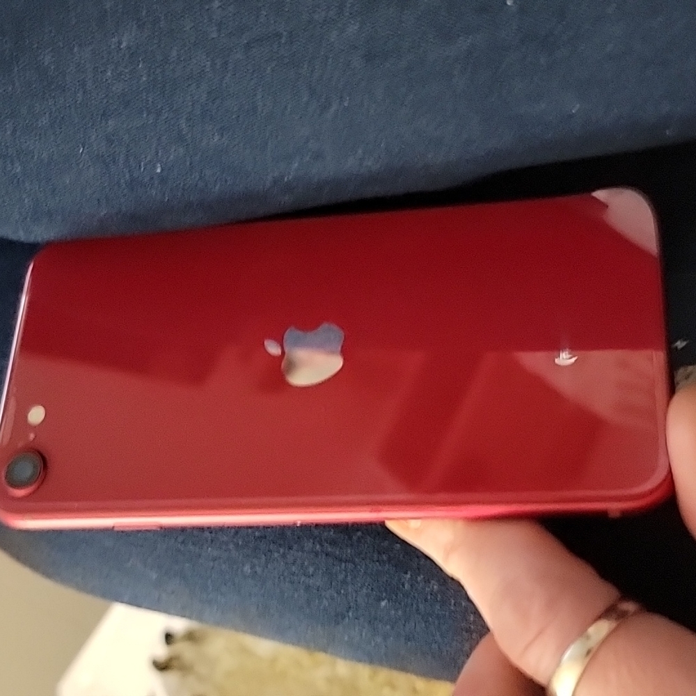 Apple iPhone - Picture 5 of 6